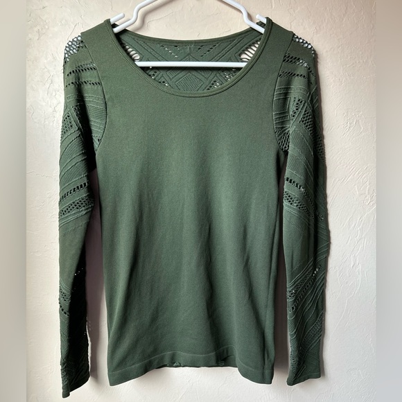 Fabletics Isabella Seamless Long-Sleeve Top | S - Picture 3 of 7